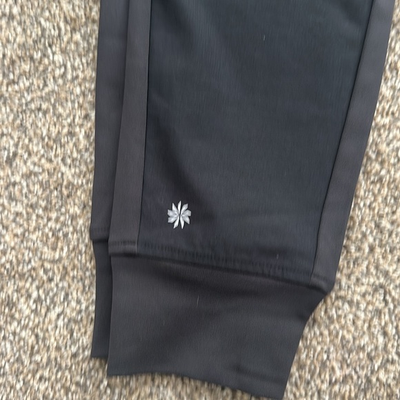 Athleta Headlands Hybrid Trek Jogger- NEW with tags! Size 0. - Picture 6 of 7